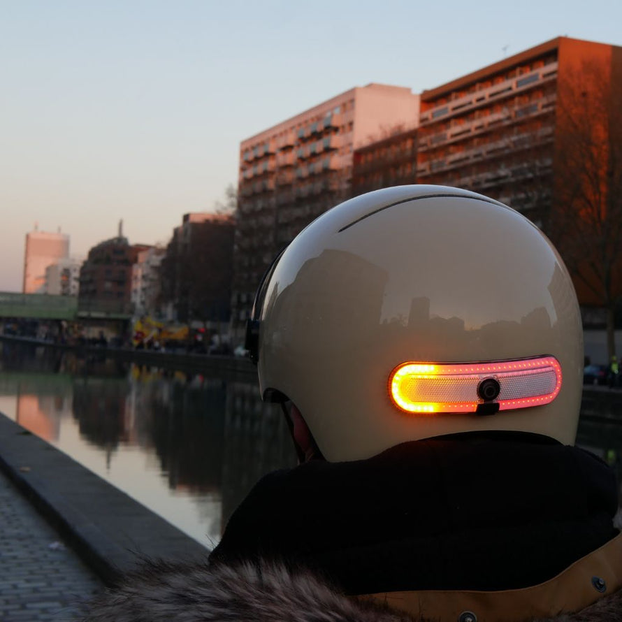 Éclairage arrière vélo avec clignotants – Overade Turn pour une conduite plus sûre en ville