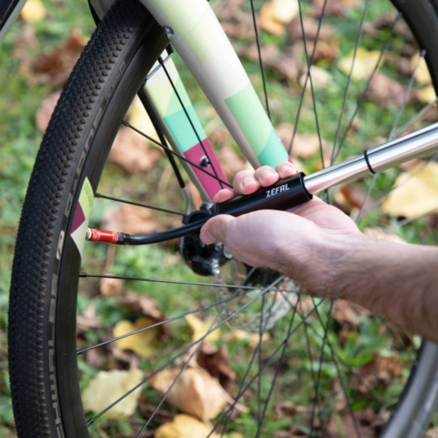 Poignée à verrouillage magnétique de la mini-pompe Zéfal Gravel Mini