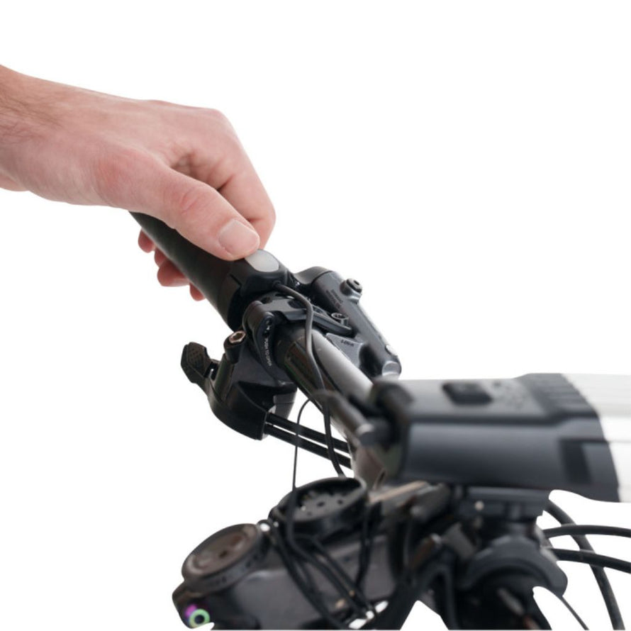 Commande déportée pour éclairage vélo sur guidon Zéfal