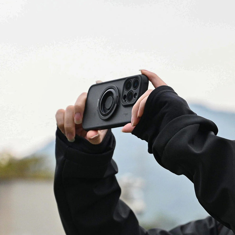Coque iPhone vélo Outplorer avec fixation magnétique ergonomique pour une utilisation facile et sécurisée en extérieur
