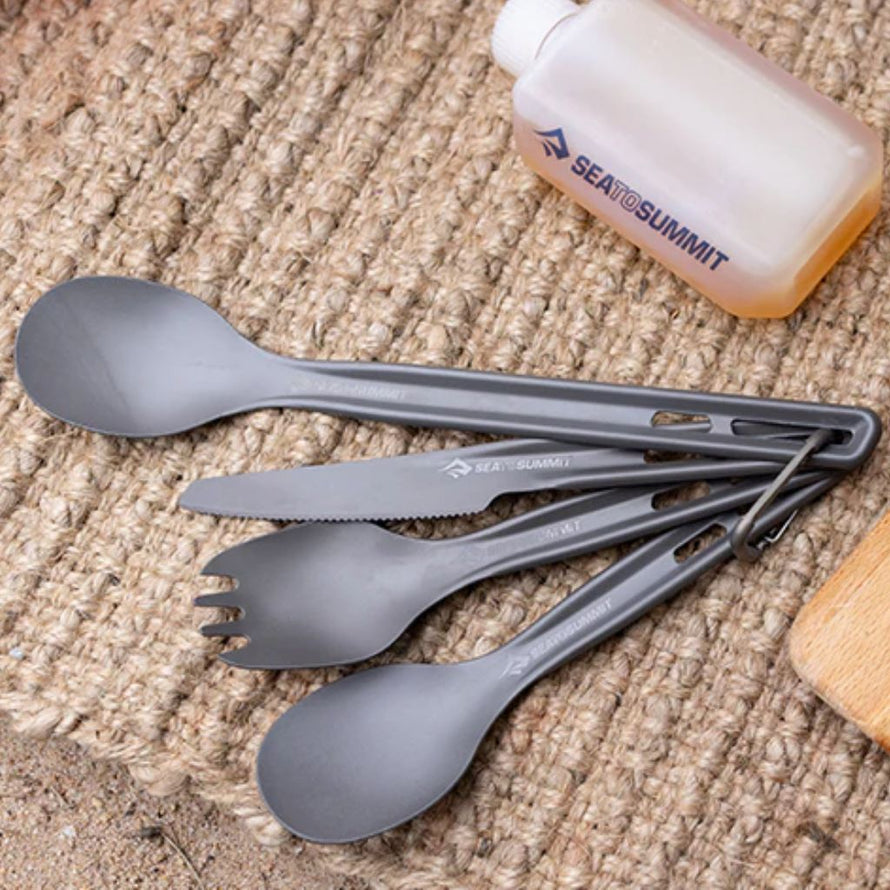 Détail des couverts Sea to Summit Frontier Ultralight, poids total 26 g