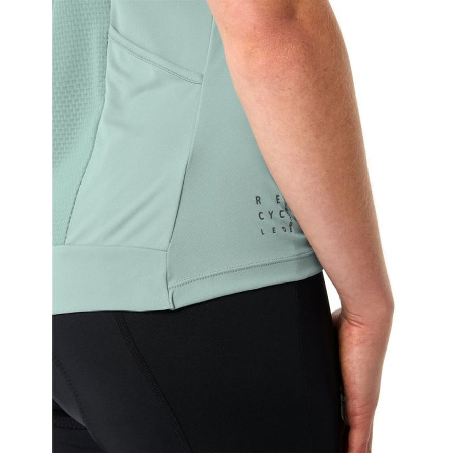 Débardeur vélo femme Vaude Matera vert avec poches latérales, tissu technique et confort pour cyclisme