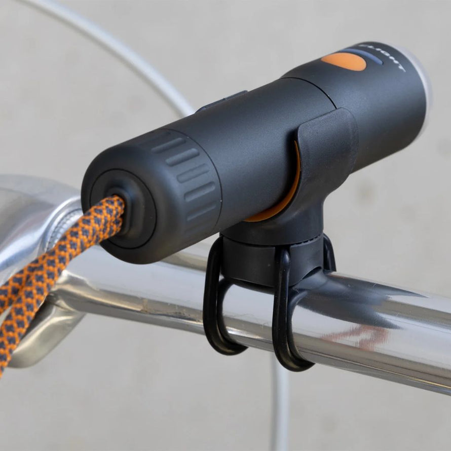 Eclairage avant pour vélo déclipsable pour servir de lampe torche 700 Lumens Reelight