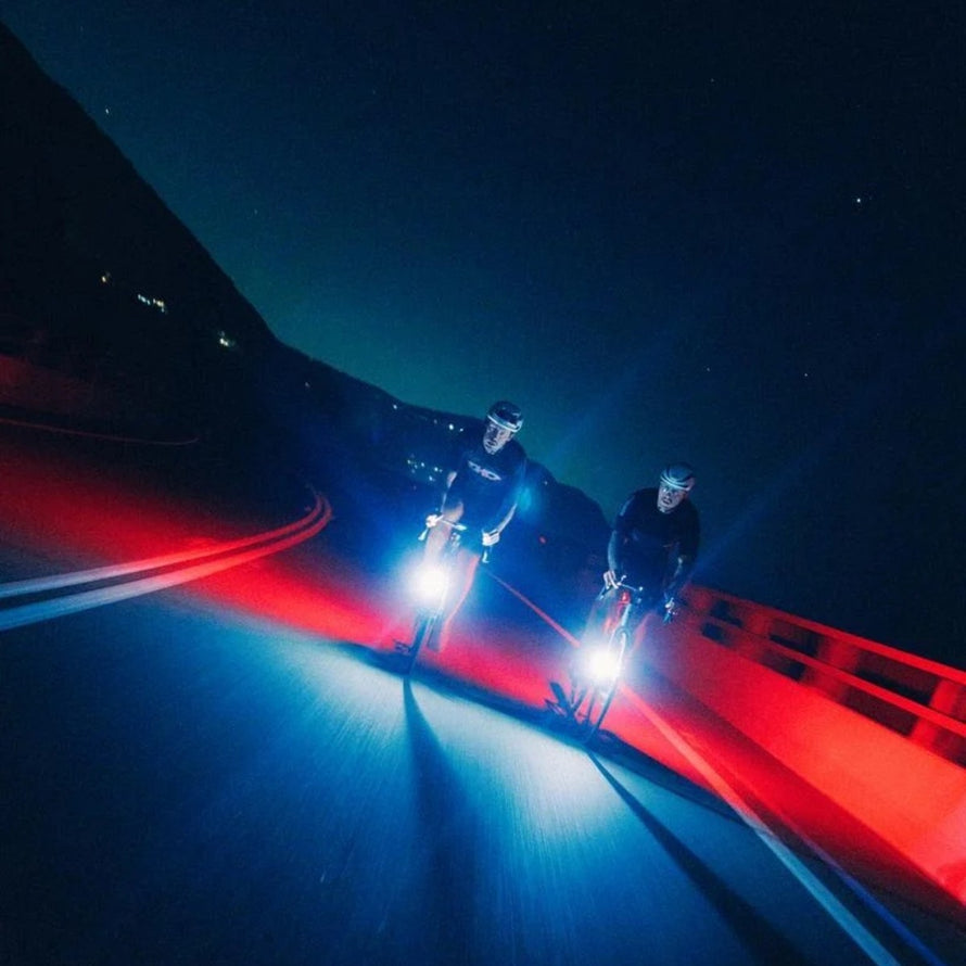 Lampe avant Knog Cobber Reflex pour velo avec LED puissante garantissant securite et visibilite nocturne optimale