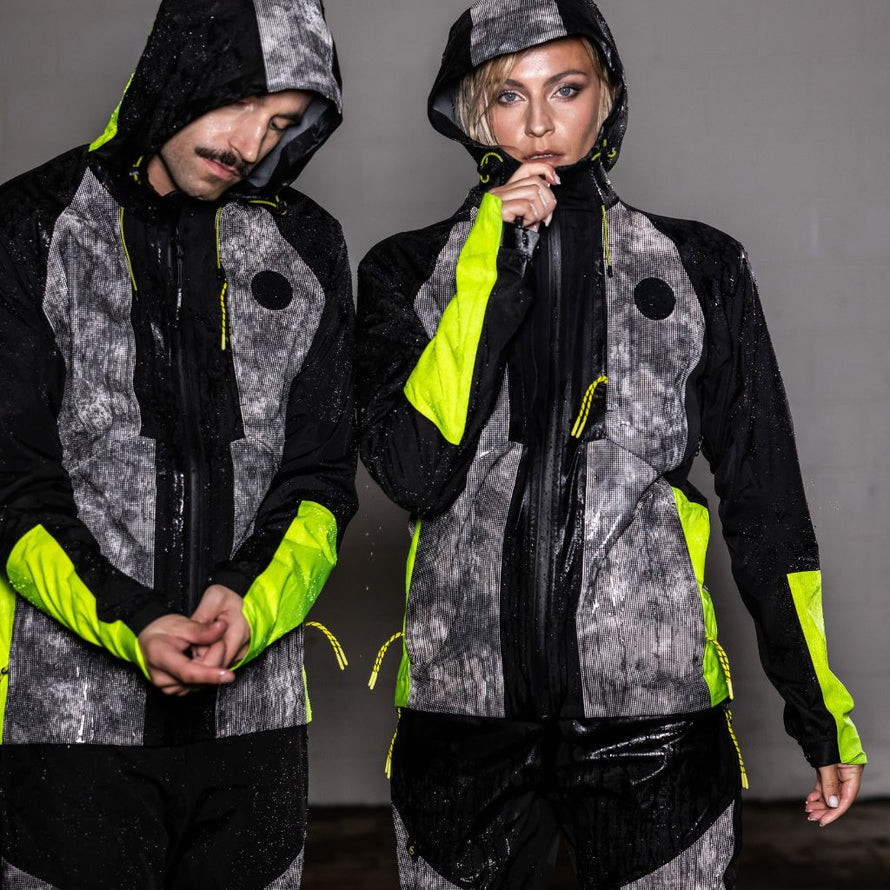 Ensemble de pluie Wowow Etna fluo et réfléchissant, vêtement technique unisexe respirant conçu pour les cyclistes urbains.