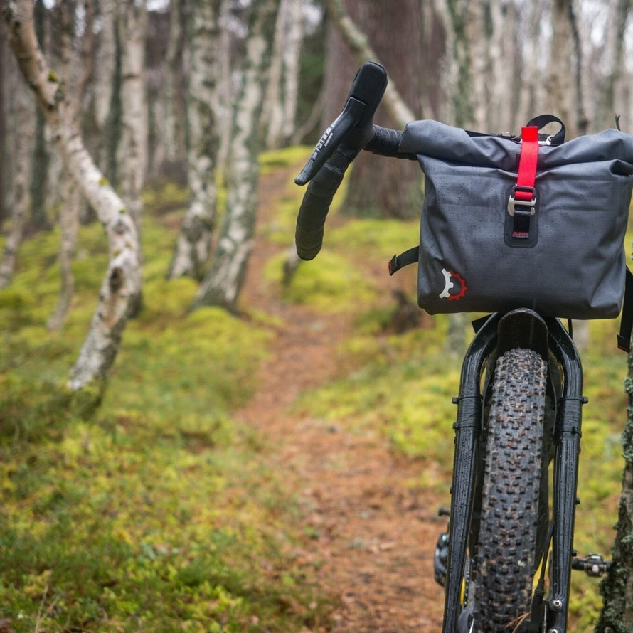 Sacoche additionnelle Revelate Designs Egress pour sacoche Sweetroll, robuste et imperméable pour aventures vélo