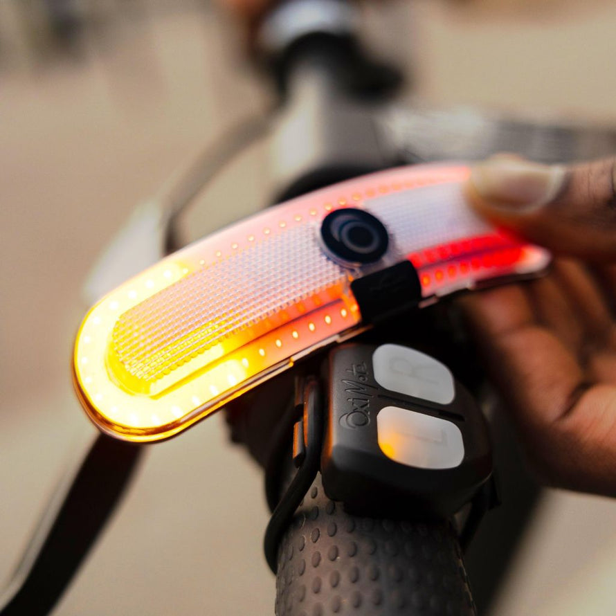 Overade Turn – Le feu arrière vélo universel avec clignotants pour vous déplacer à vélo en ville en sécurité