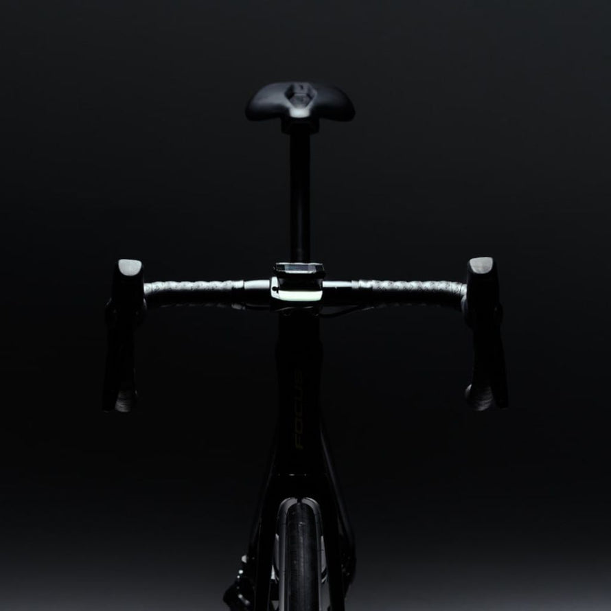 Feu avant pour vélo à fixer sur le guidon sous un compteur GPS Garmin ou Wahoo BBB Cycling