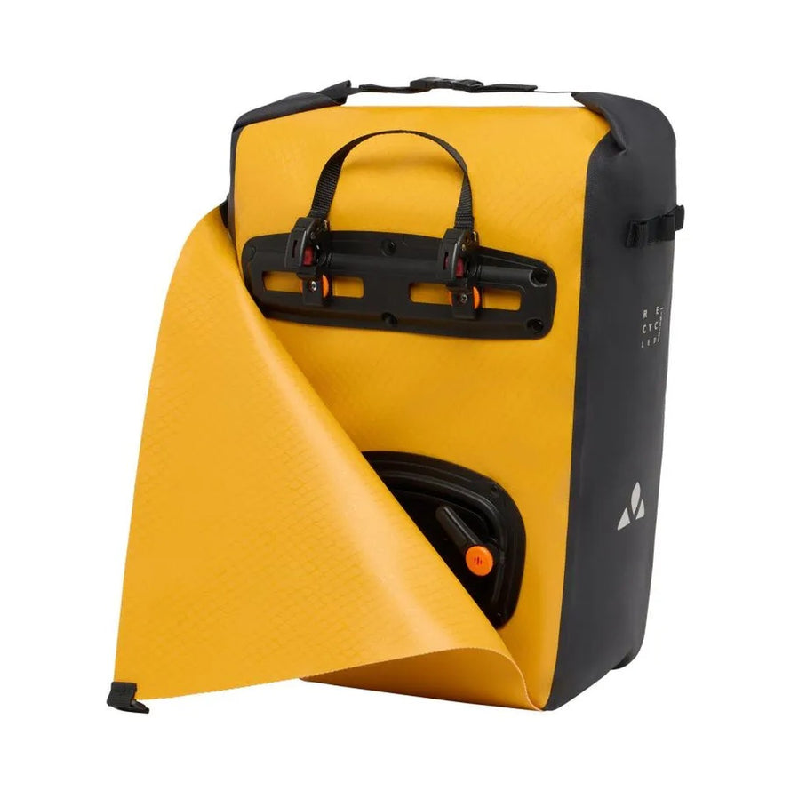 Fixation arrière sacoche sac à dos Vaude Aqua Transformer 26L jaune, étanche et recyclé pour vélo urbain