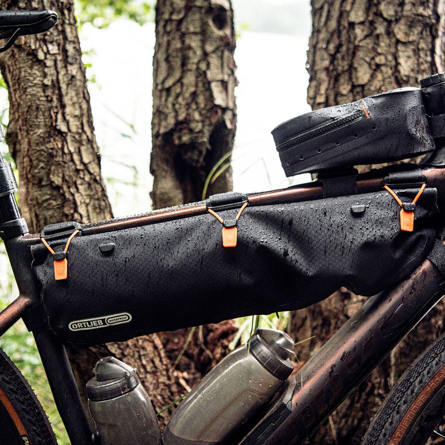 Sacoche frame pack sur vélo
