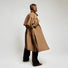 Trench-coat impermeable unisexe Fudoon marron vue de dos avec coupe ample et details fonctionnels