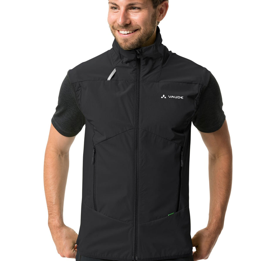 Gilet de vélo homme Vaude Scopi noir avec protection coupe-vent et design ergonomique pour cyclisme