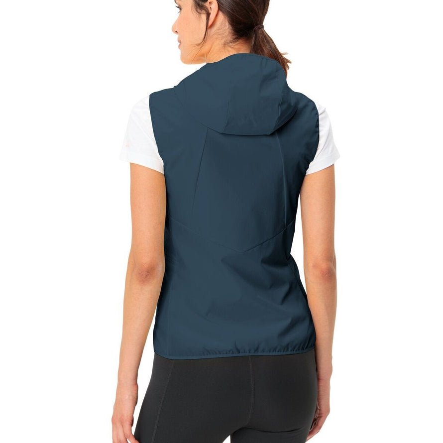 Gilet vélo coupe-vent Vaude Scopi femme avec capuche bleu, léger et adapté pour sorties cyclistes
