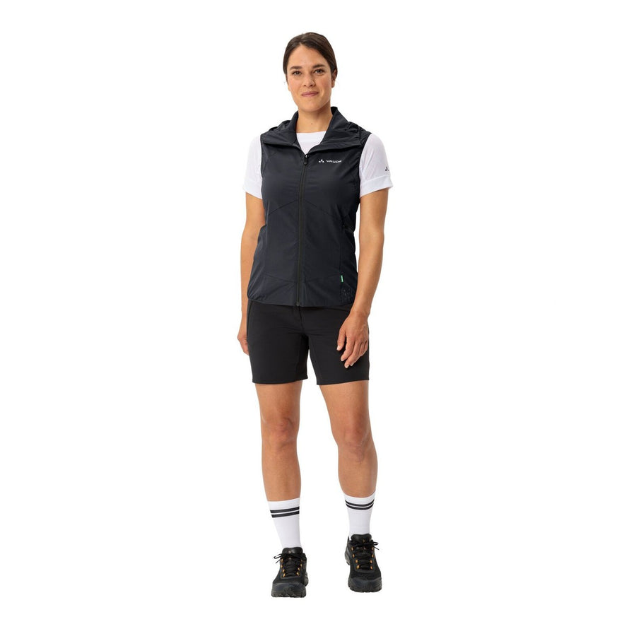 Gilet vélo femme Vaude Scopi léger et coupe-vent avec capuche, idéal pour cyclisme par temps frais