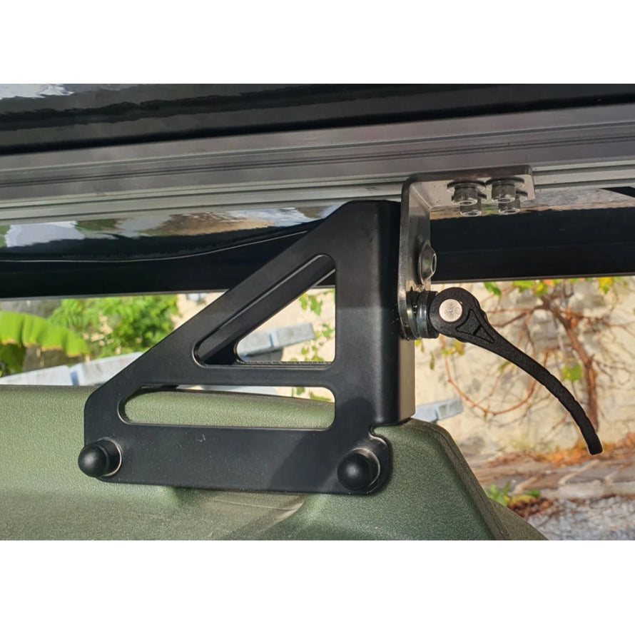 Attaches fixation panneau solaire pour remorque Kern SolarMoov