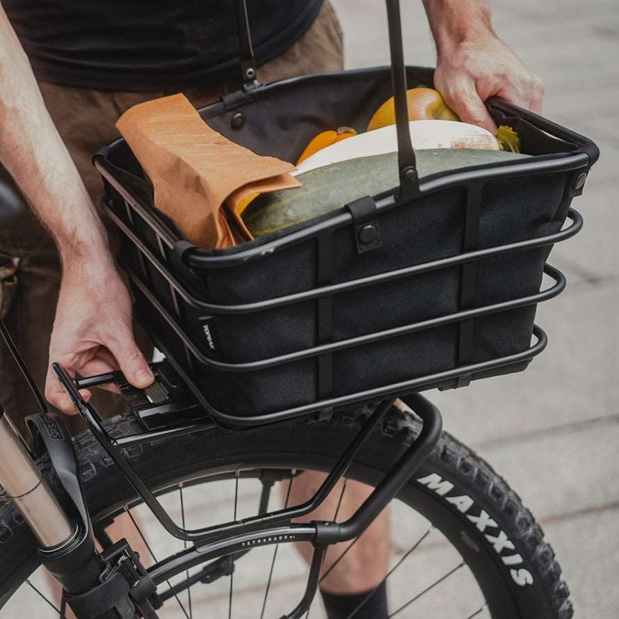 Housse panier vélo Topeak Urban Basket DX noire avec poignée, idéale pour transporter courses et accessoires