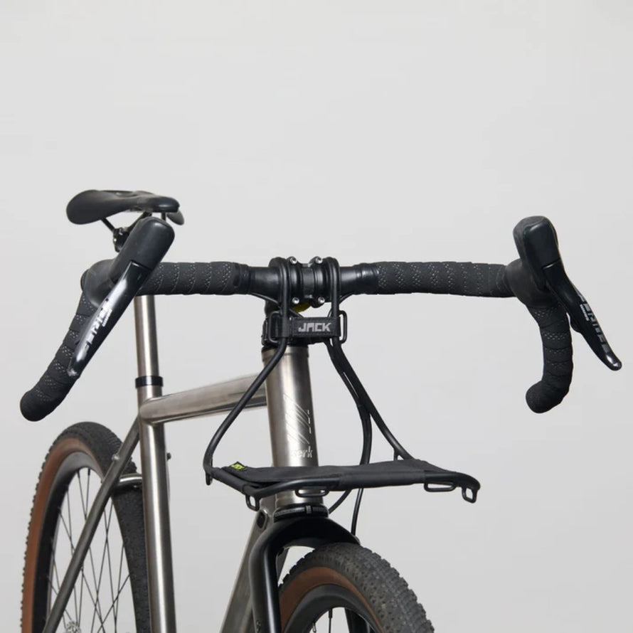 Porte bagages avant Jack the bike rack en aluminium noir léger et résistant pour vélo urbain polyvalent