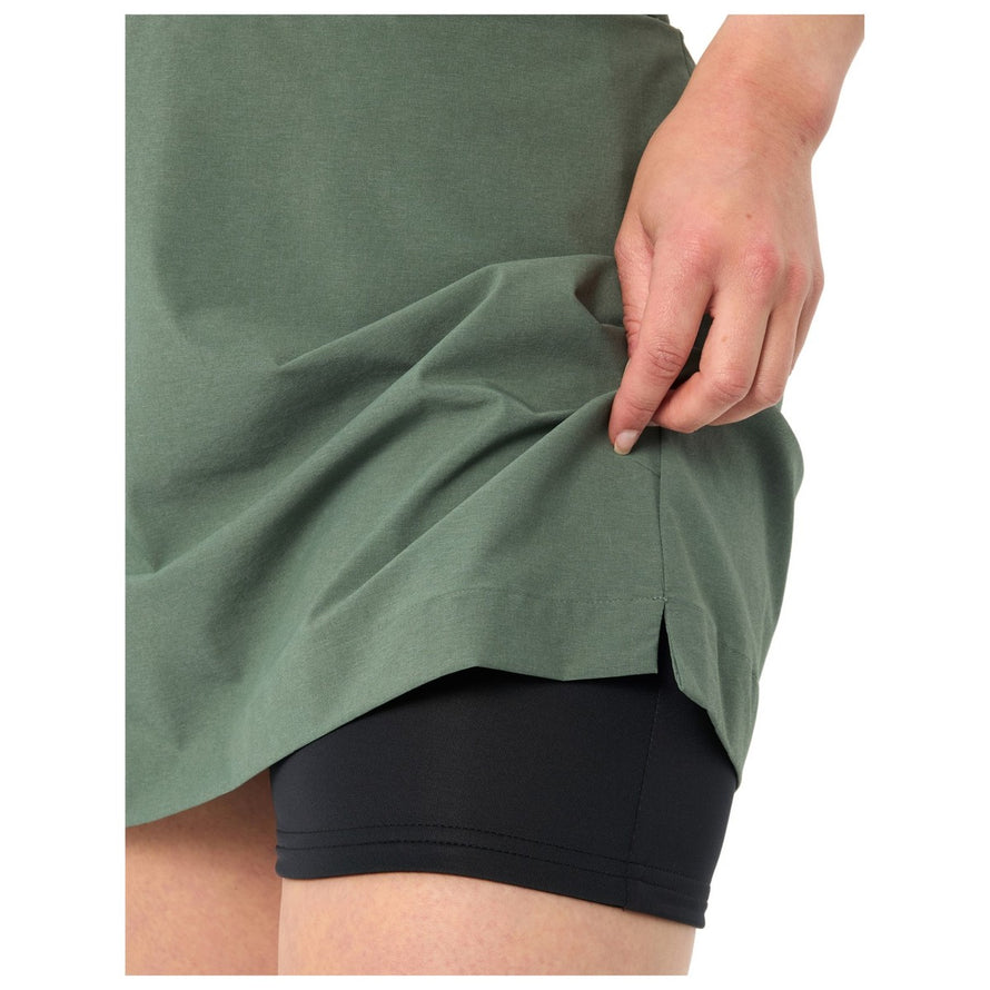 Jupe de velo Vaude Adlux II femme en vert kaki avec short integre pour confort et mobilite