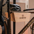 Porte-velo mural en bois Kheax avec tiroir compact pour un rangement astucieux et un design epure