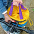 Panier vélo enfant Klickfix Lori Shopper 4L avec fixation guidon et cordon de serrage coloré pratique