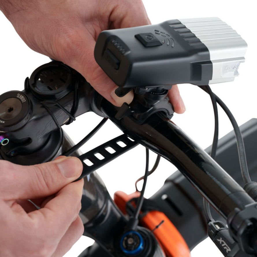 Eclairage avant sur guidon pour vélo Zéfal Supervision F1500