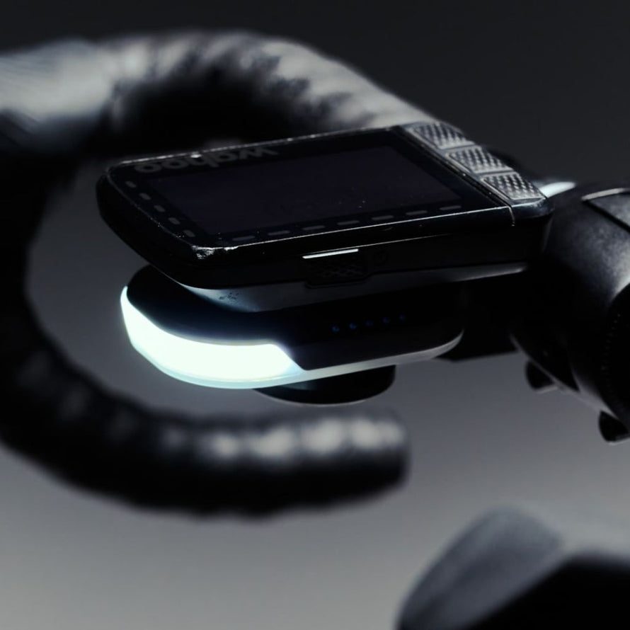 Lampe avant pour vélo à fixer sous le compteur GPS Slice 300 BBB Cycling