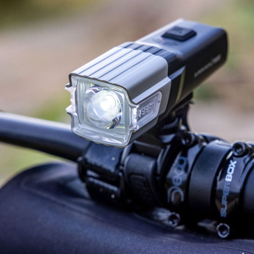 Eclairage avant pour vélo Supervision F800 de Zéfal