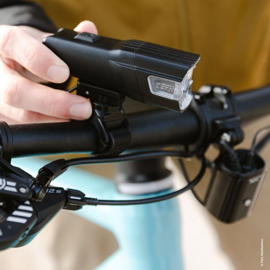 Eclairage avant pour cyclistes urbains Zéfal Supervision F200