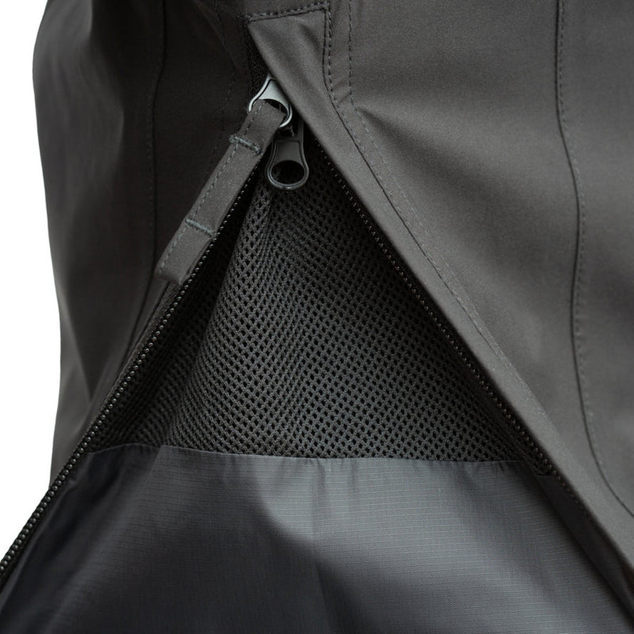 Détail ventilation et poche intérieure parka vélo femme imperméable 3-en-1 Magic Parka Tucano Urbano