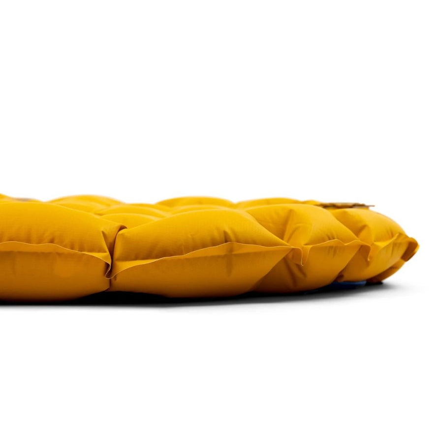 Matelas gonflable Sea to Summit Ultra Light XR Pro jaune, ultra léger et isolant pour randonnée et camping