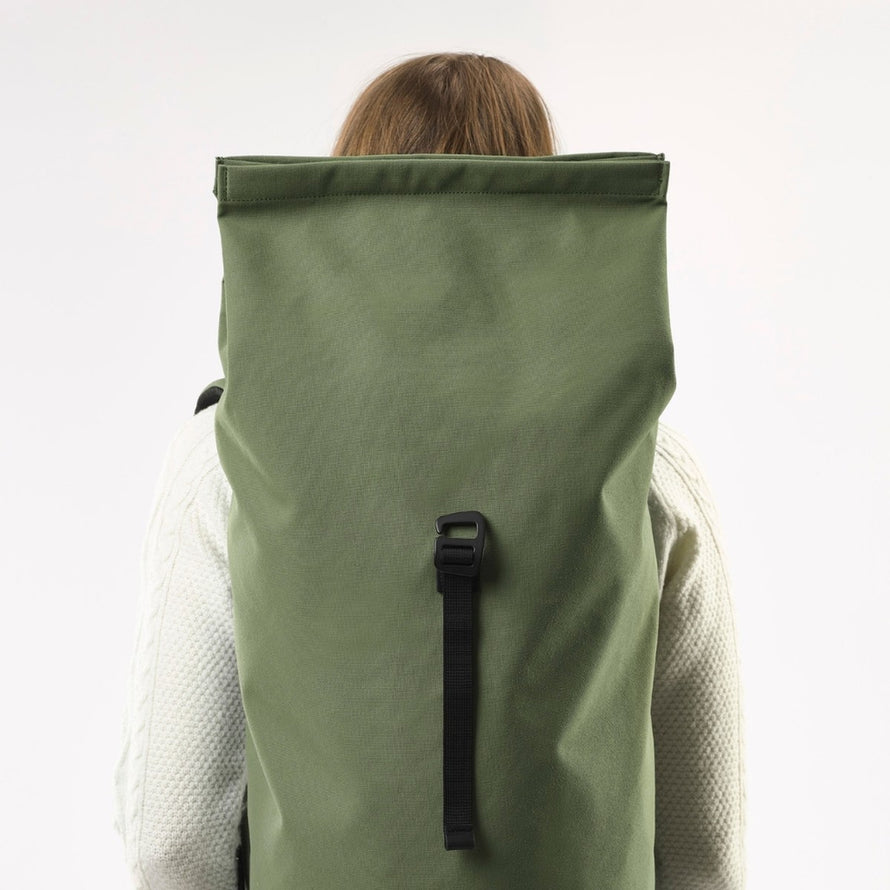 Sac a dos roll-top Meromero Squamish V3 vert clair, design epure et fonctionnel pour cyclistes urbains