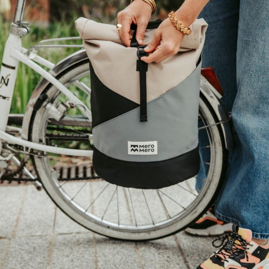Sacoche Meromero Annecy Pocket 15L convertible en sac à dos, pratique et stylée pour les trajets à vélo urbains