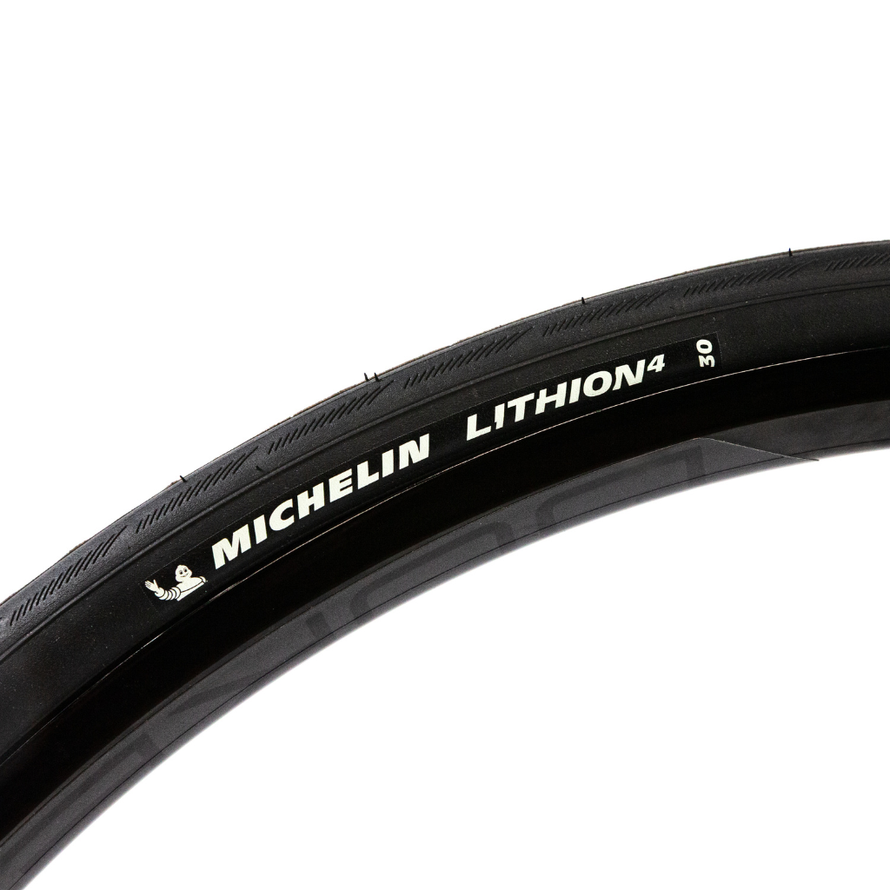 Pneu vélo route Michelin Lithion 4 700 alliant légèreté et adhérence pour cyclistes exigeants