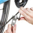 Multi-outils The Nutter cuir marron Full Windsor, outil multifonction compact pour cyclistes et réparations vélo