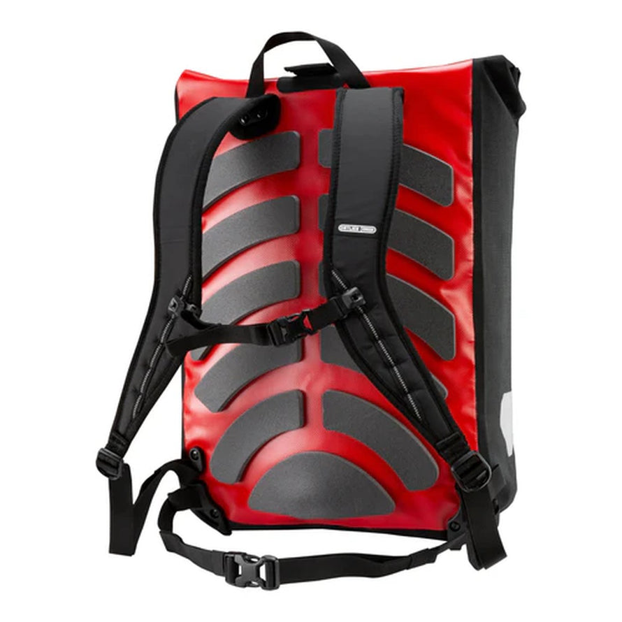 Sac à dos vélo étanche rouge Messenger Bag Ortlieb avec bretelles rembourrées pour confort optimal