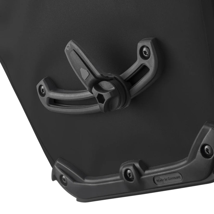 Fixation securisee sacoche arriere Ortlieb Back-Roller Zip-Pocket 20L pour velo de trekking et cyclotourisme