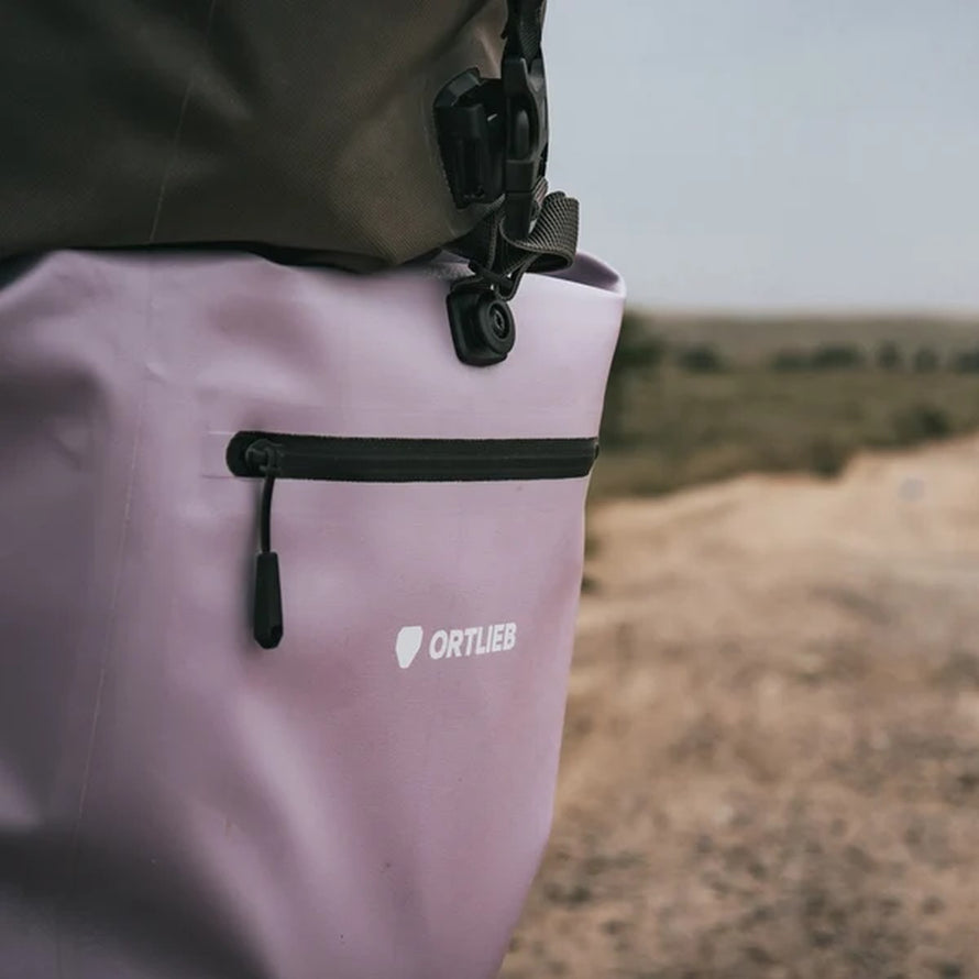 Sacoche arrière Ortlieb Back-Roller Zip-Pocket 20 L avec poche extérieure zippée pour rangement facile et accès rapide