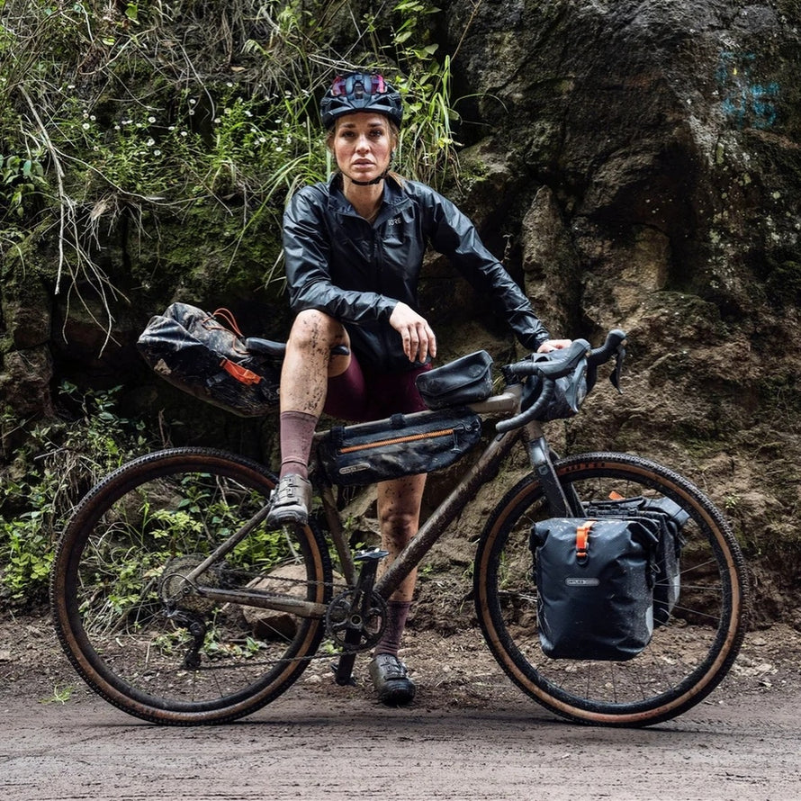 Sacoche bikepacking TopTube Ortlieb avec fixation velcro renforcée et tissu imperméable pour cadre de vélo