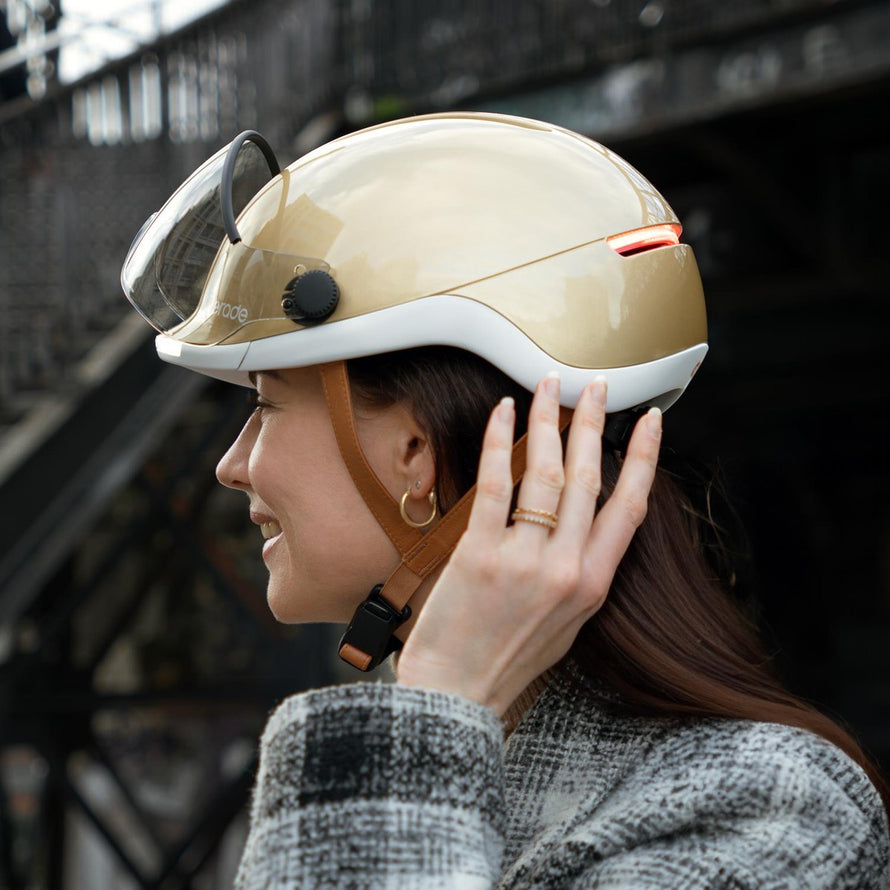 Casque de vélo pour femmes et adultes | Casque de chapeau pour hommes | Chapeau unisexe réglable à large bord avec pare-soleil pour le cyclisme Sports de plein air Utilisation quotidienne Universel Casque de vélo pour femmes et adultes | Casque de chapeau pour hommes | Chapeau unisexe réglable à large bord avec pare-soleil pour le cyclisme Sports de plein air Utilisation quotidienne Universel