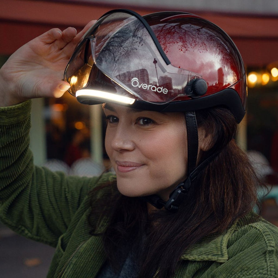 fahrradhelm blinker bremslicht Urbaner Fahrradhelm Overade mit Bremslicht, Visier und Blinkern