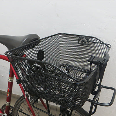 Caisse arrière sur porte-bagages pour vélo électrique Velobecane.