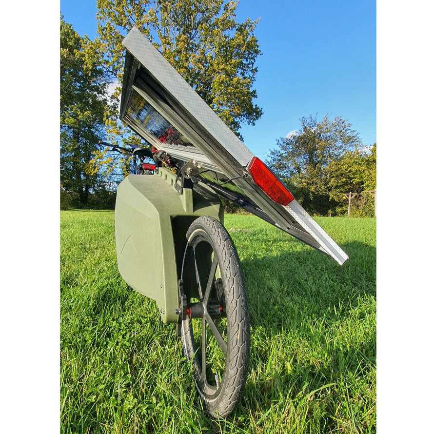 Panneau solaire sur remorque vue arriere