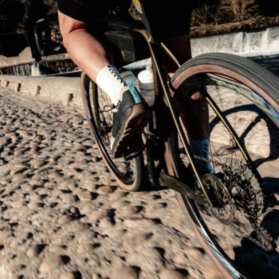 Pédales Look X-Venture mixte noires offrant adhérence et durabilité pour cyclistes urbains et amateurs de randonnée