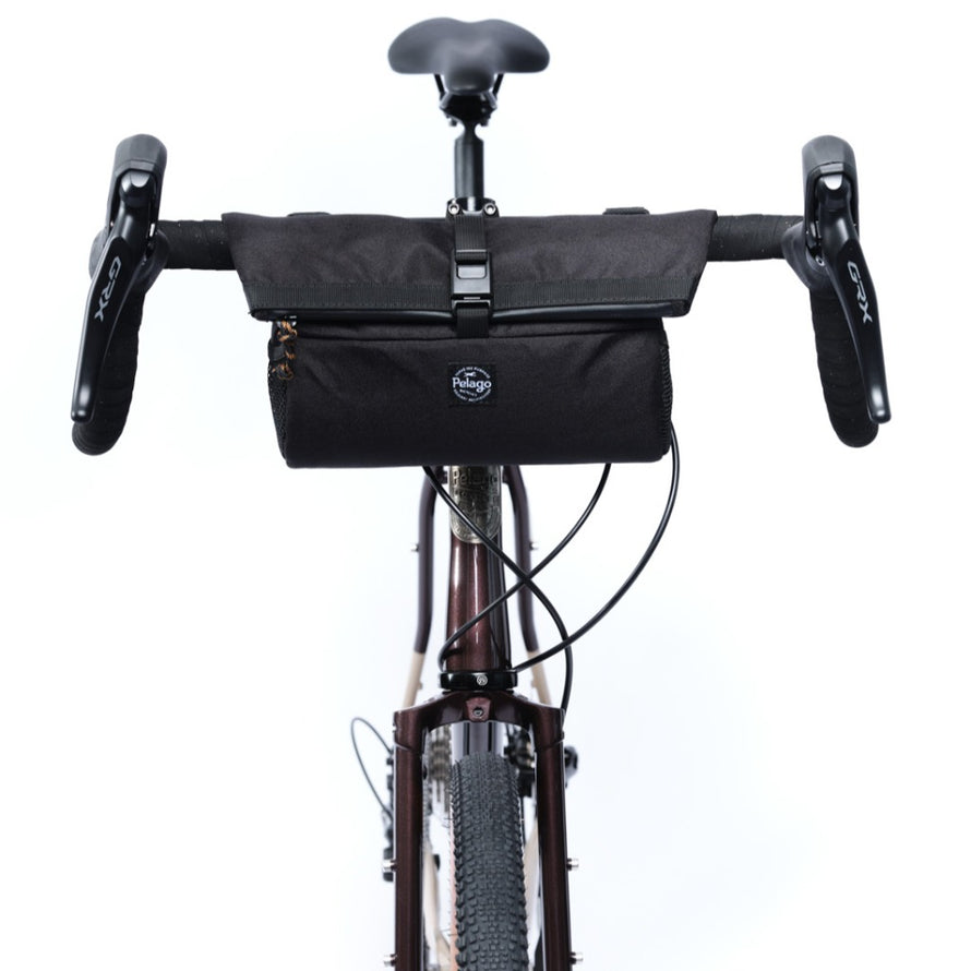 sacoche pelago barbag eco noire vue sur vélo
