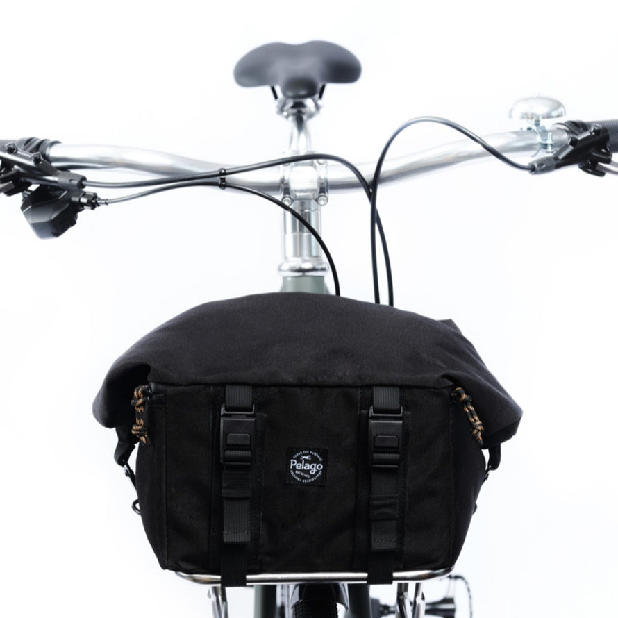 Sacoche Rackbag Eco Pelago noire sur porte-bagages avant