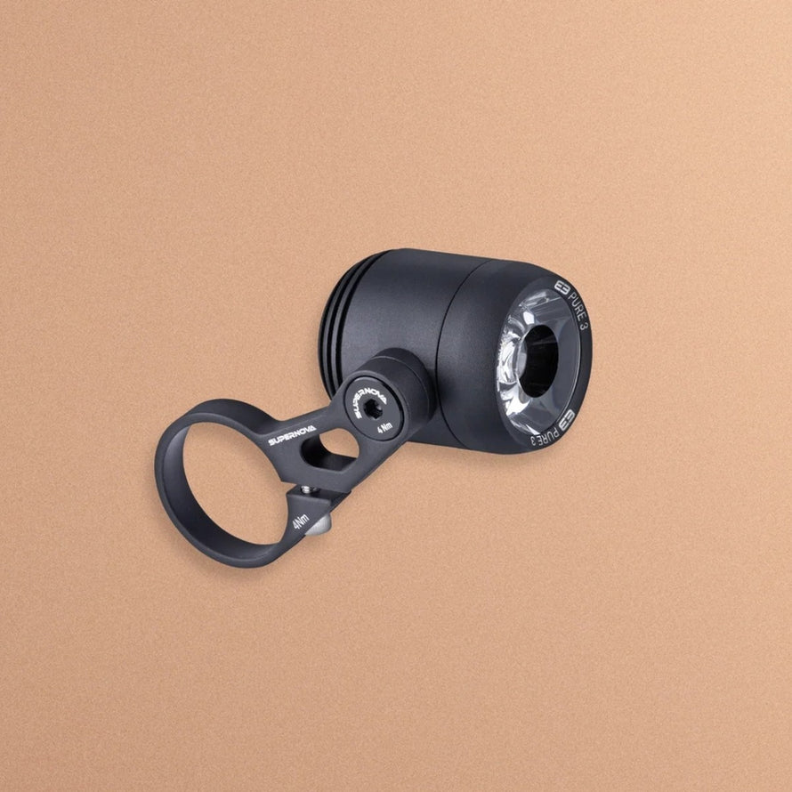 Phare dynamo Supernova E3 HBM noir pour vélo avec fixation guidon 31,8 mm, éclairage LED puissant et durable