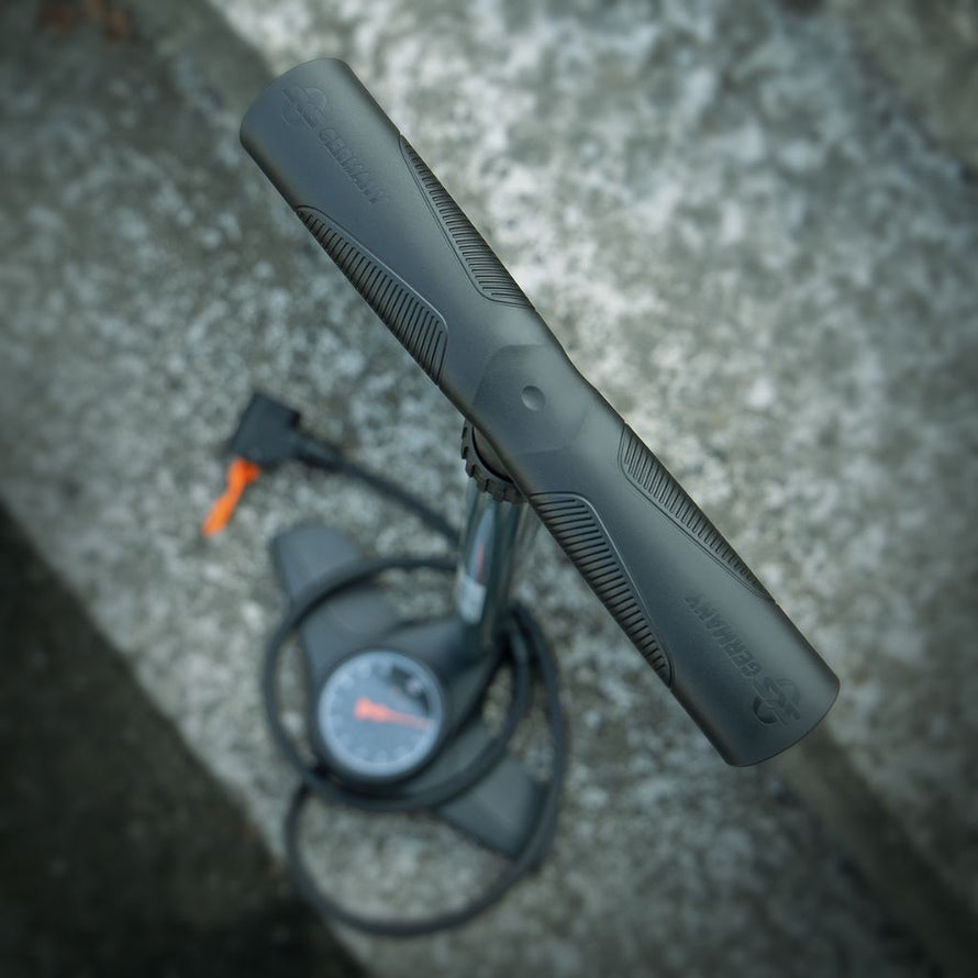 Pompe à pied pour vélos SKS Airlite avec grand manomètre