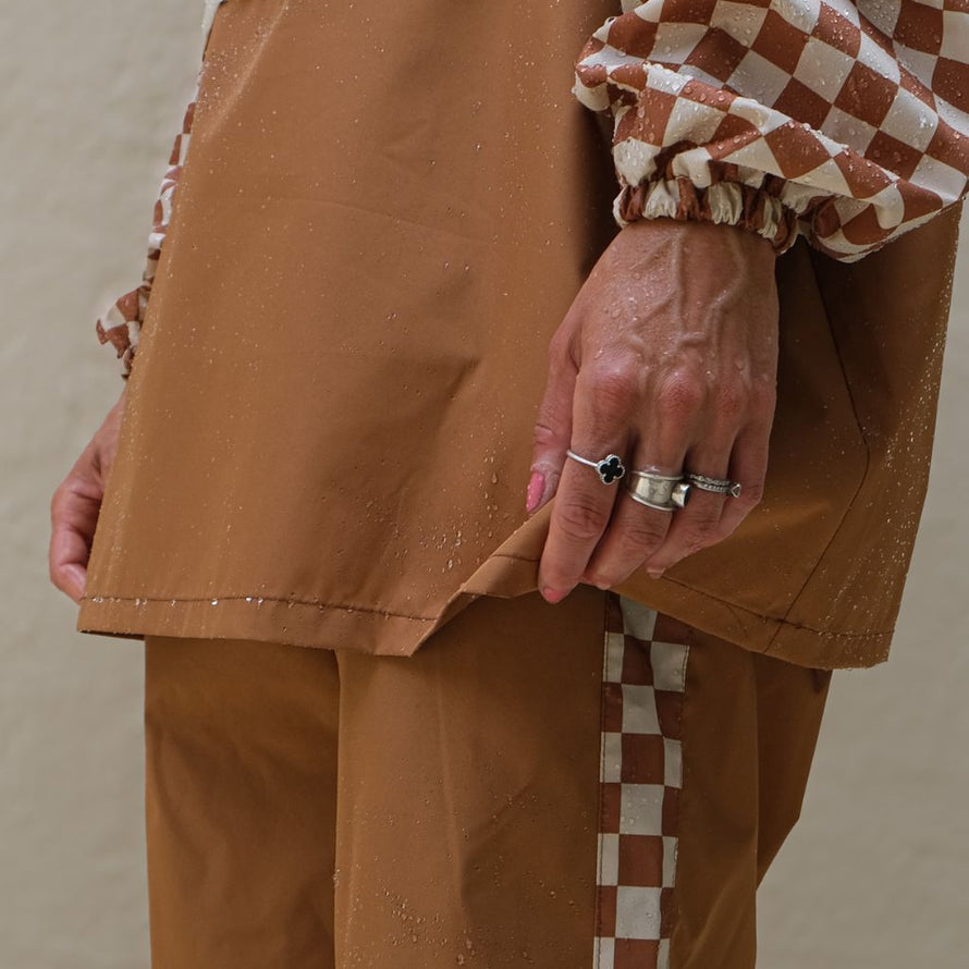 Poncho de pluie court Poule Party Damier Marron vélo déperlant urbain pratique unisexe coordonné élégant