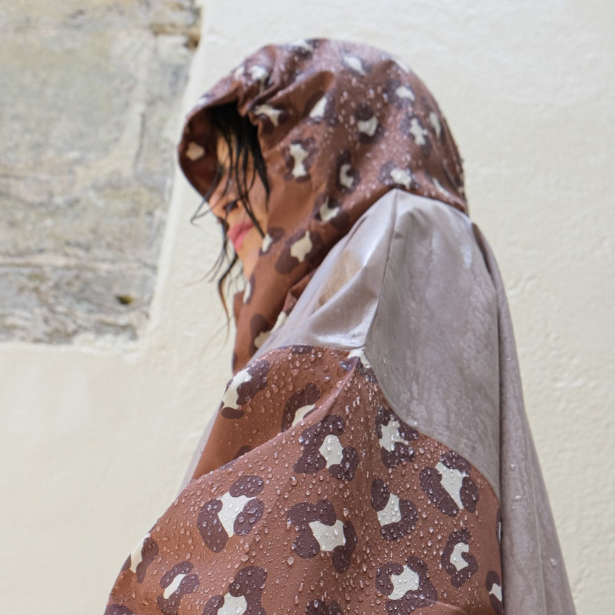 Poncho de pluie court vélo Poule Party Léopard déperlant imperméable polyester unisexe taille unique pratique écoresponsable moderne urbain capuche