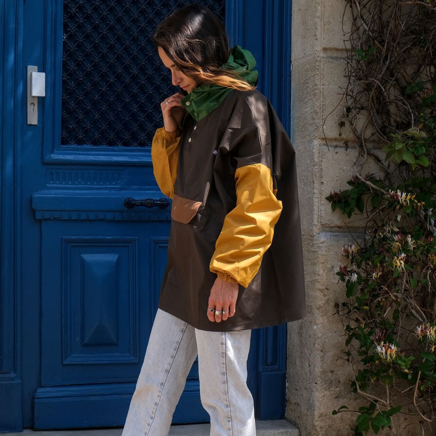 Poncho de pluie court Poule Party adulte Kaki vélo deperlant recyclé urbain ville pratique capuche style  écoresponsable